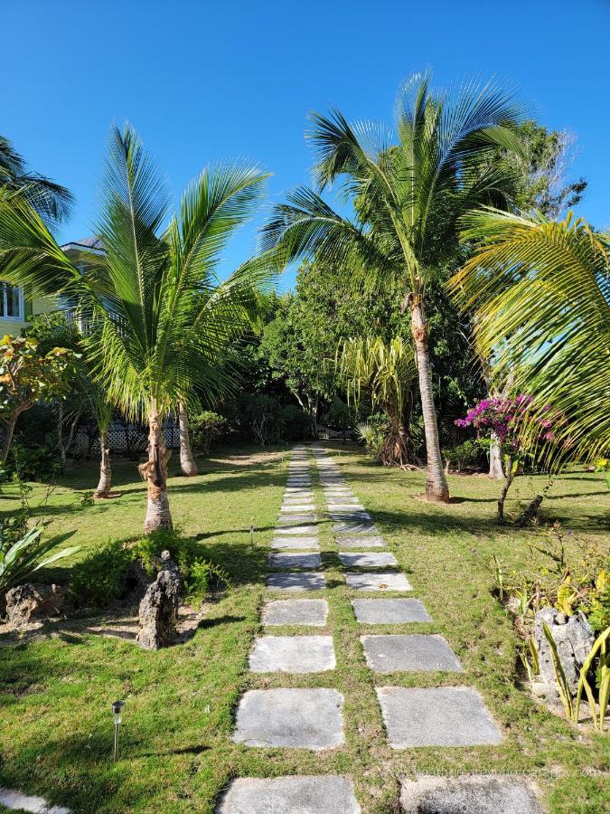 Pineapple Fields Aparthotel 4*